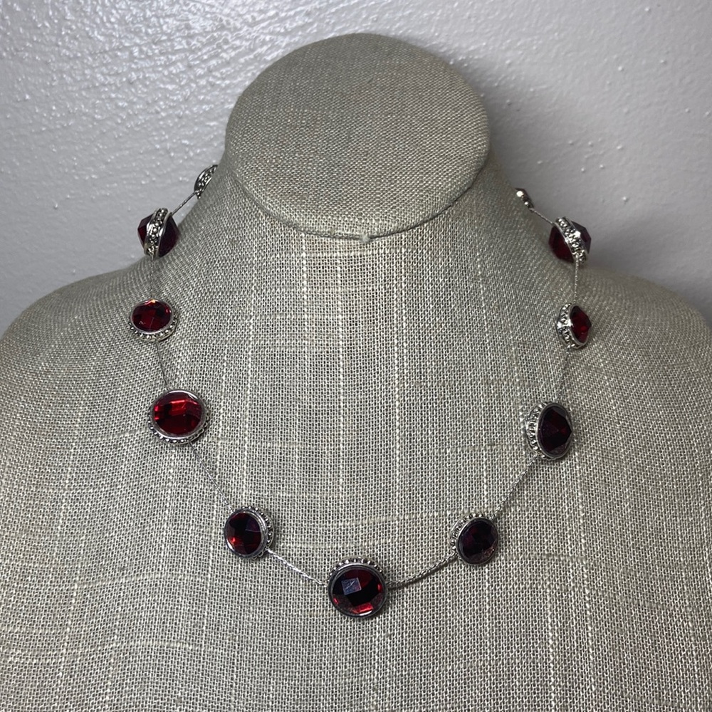 🔥3/$18🔥 Faux garnet necklace